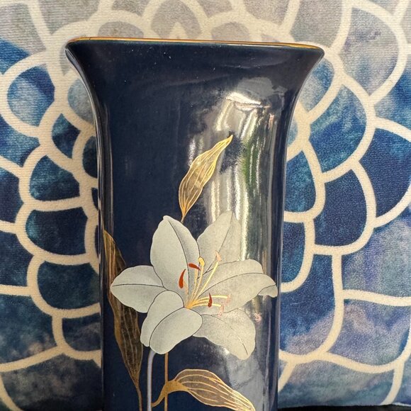 Vintage Blue Iris OTAGIRI Japan Vase - Picture 5 of 16